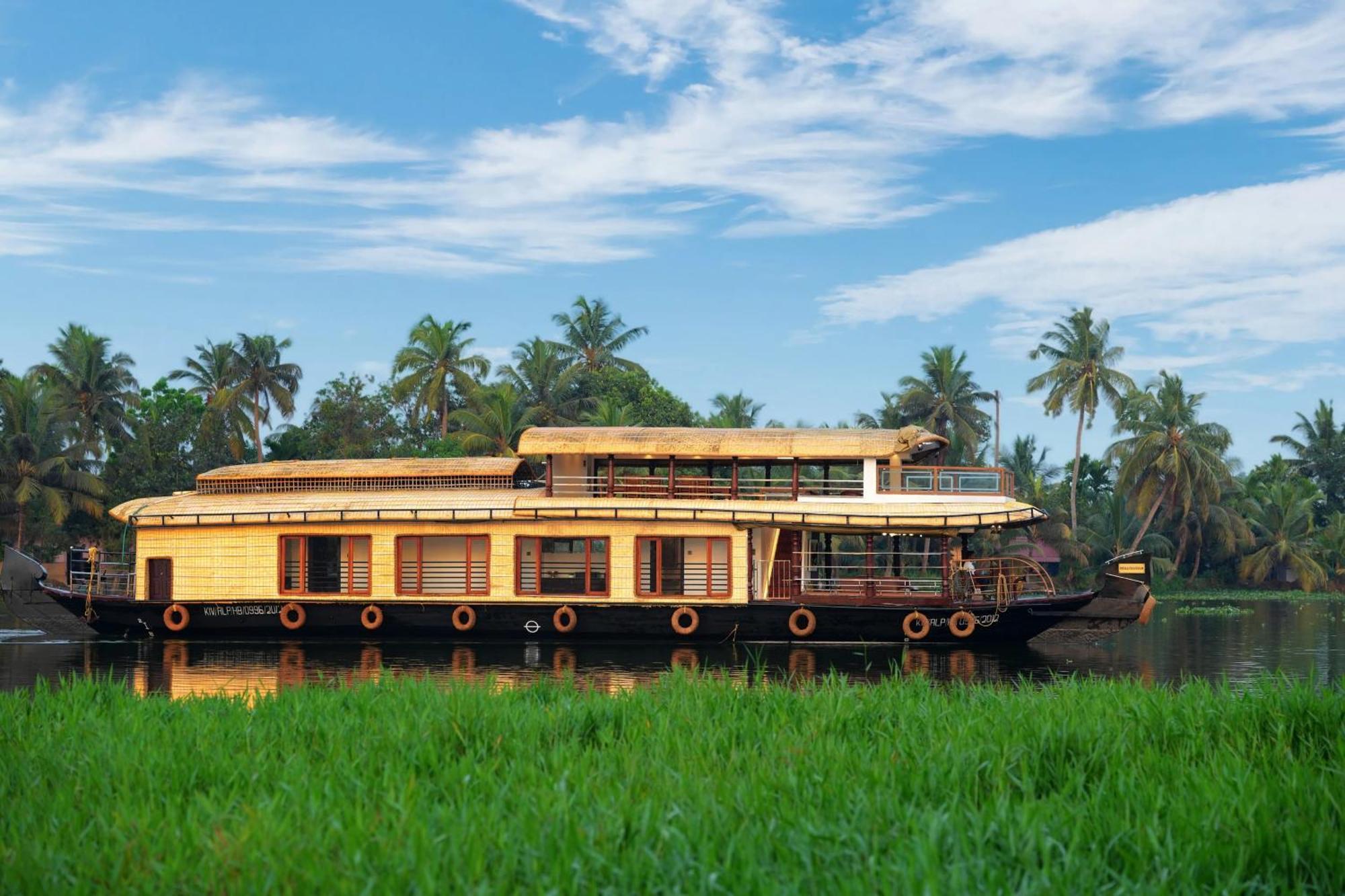 Indraprasthamlakecruise Alappuzha Exterior photo