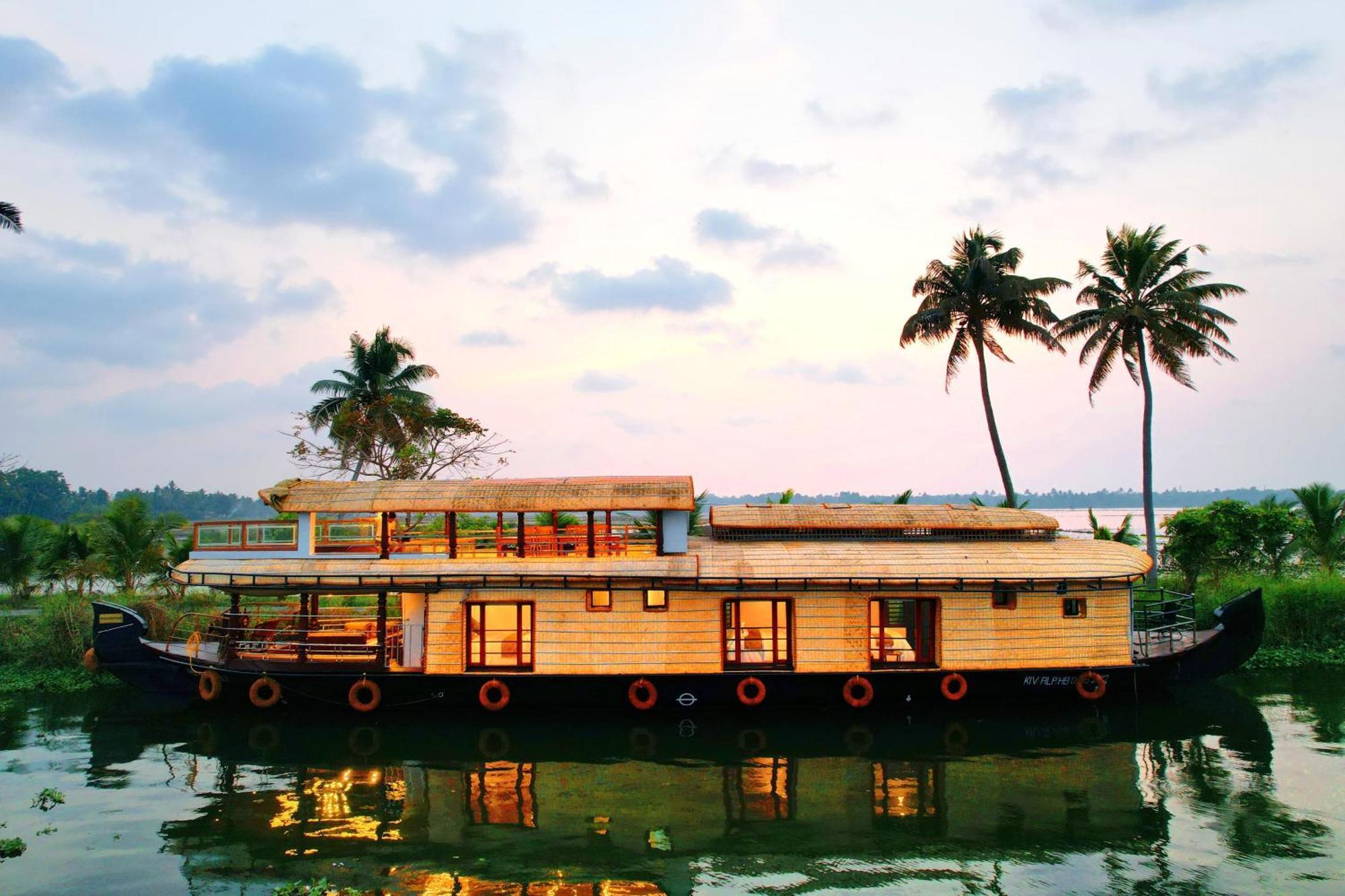 Indraprasthamlakecruise Alappuzha Exterior photo
